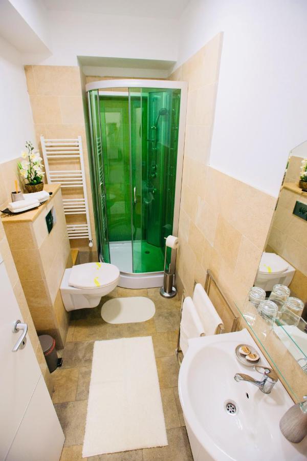 Lira Holiday Apartments Satu Mare Eksteriør billede