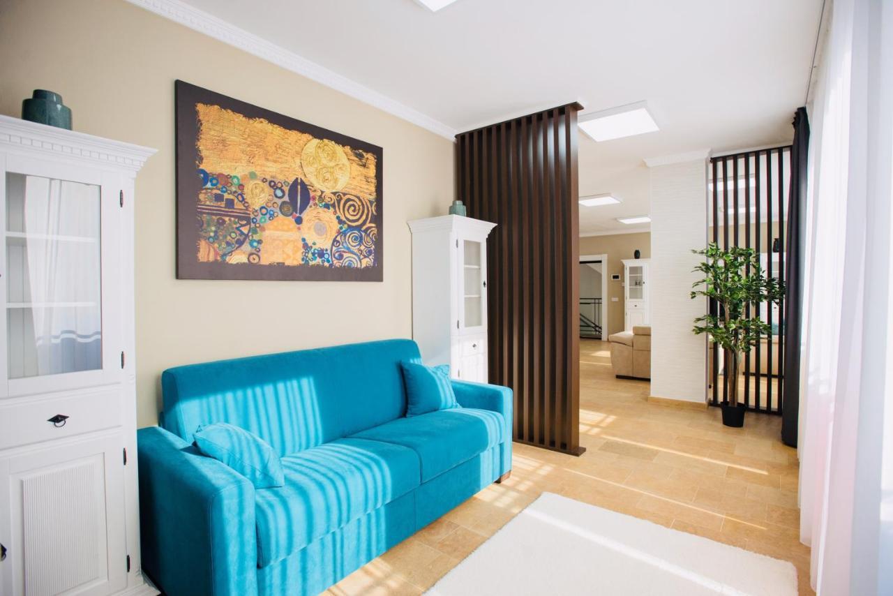 Lira Holiday Apartments Satu Mare Eksteriør billede