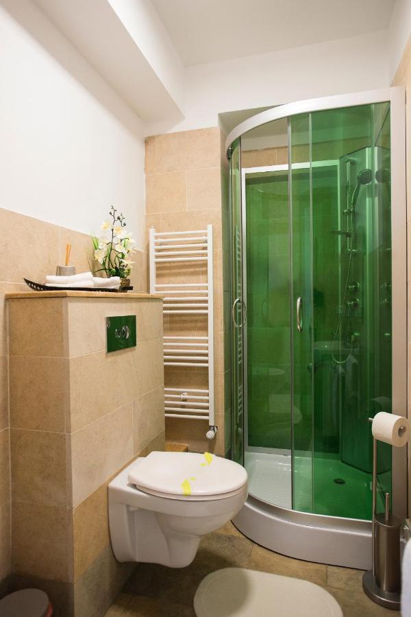 Lira Holiday Apartments Satu Mare Eksteriør billede