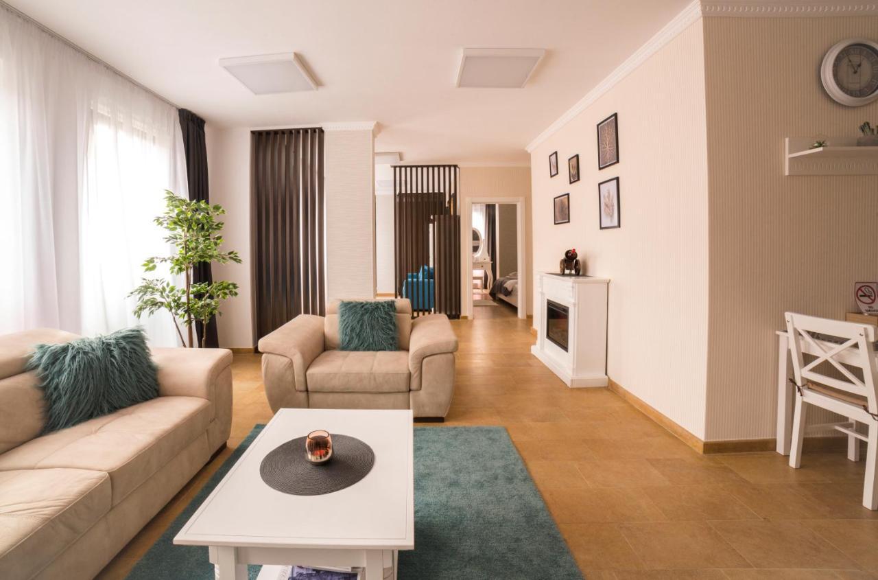 Lira Holiday Apartments Satu Mare Eksteriør billede