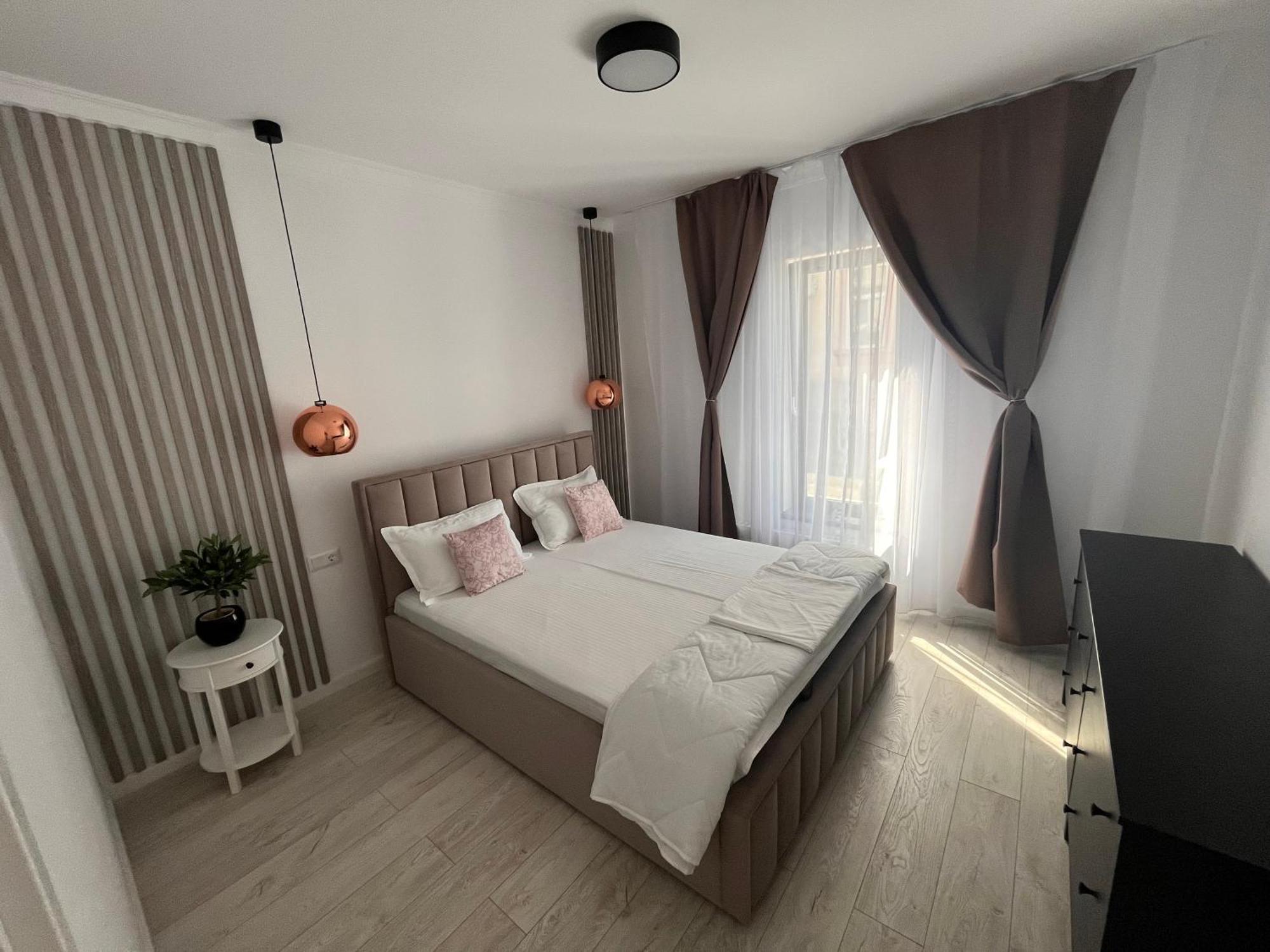 Lira Holiday Apartments Satu Mare Eksteriør billede